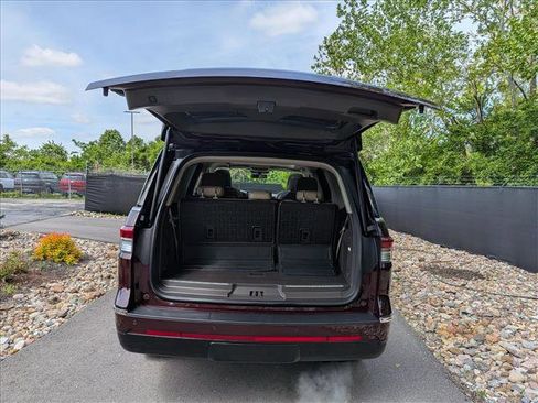 Used 2024 Lincoln Navigator Reserve AWD/4WD image 19