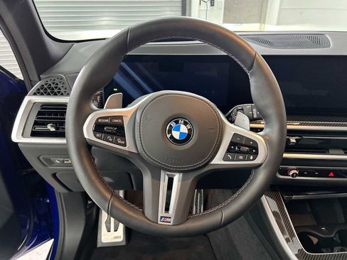 Used 2026 BMW X5 M60i image 11