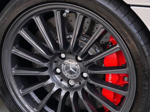 Used 2009 Mercedes-Benz SLR image 39