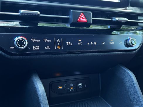 New 2026 Kia Sportage SX FWD image 25