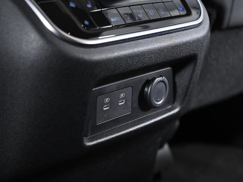 Used 2025 Nissan Armada Platinum image 35