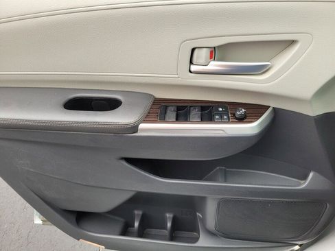 Used 2021 Toyota Sienna XLE image 26