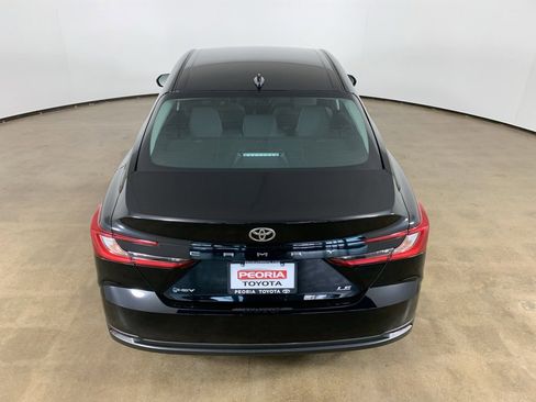 Used 2025 Toyota Camry LE image 11