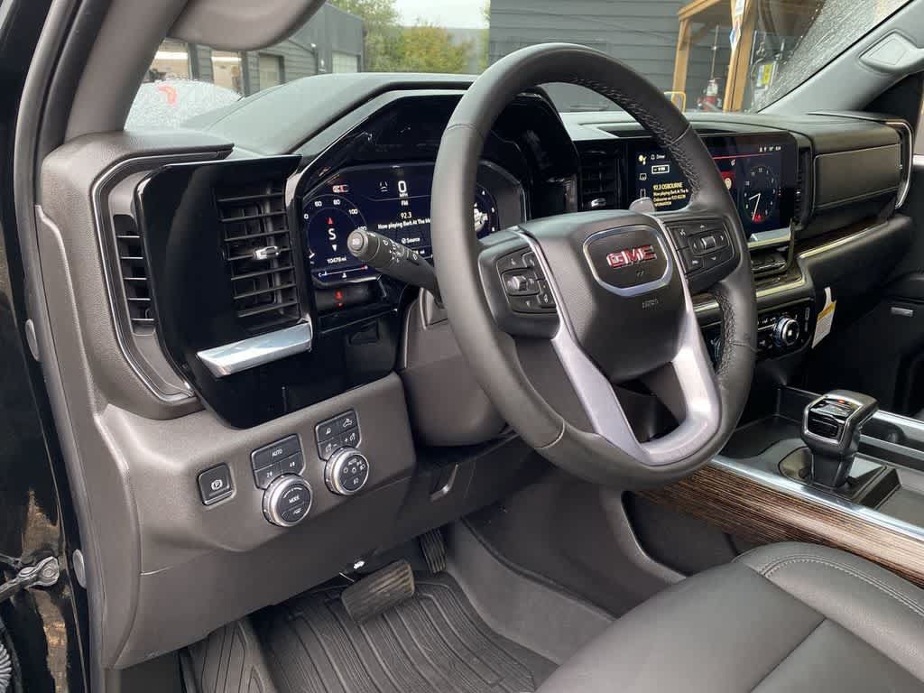 Used 2024 GMC Sierra 1500 Elevation w/ Elevation Premium Package AWD/4WD image 2