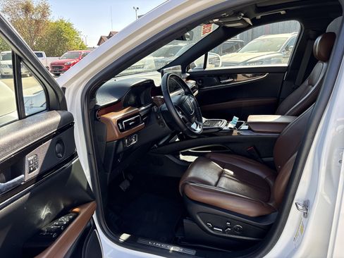 Used 2021 Lincoln Nautilus Reserve w/ Equipment Group 201A image 10