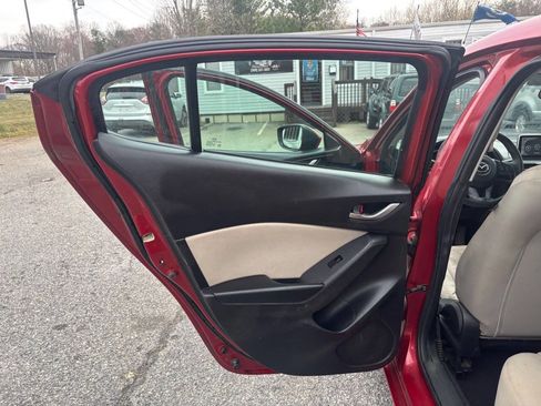 Used 2015 MAZDA MAZDA3 i Sport image 23