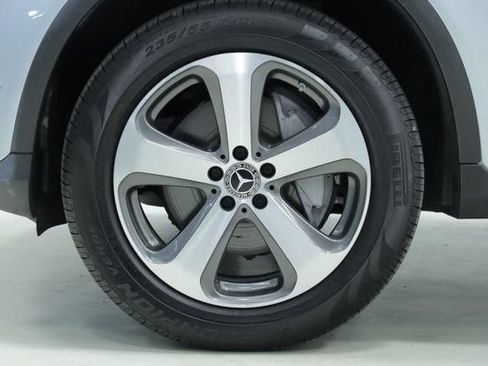 Used 2022 Mercedes-Benz GLC 300 w/ Premium Package Lite image 8