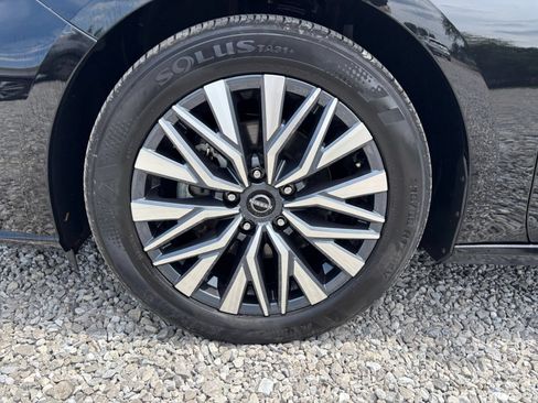 Used 2025 Nissan Altima 2.5 SV FWD image 28