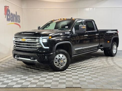 New 2026 Chevrolet Silverado 3500 High Country w/ High Country Premium Package image 2