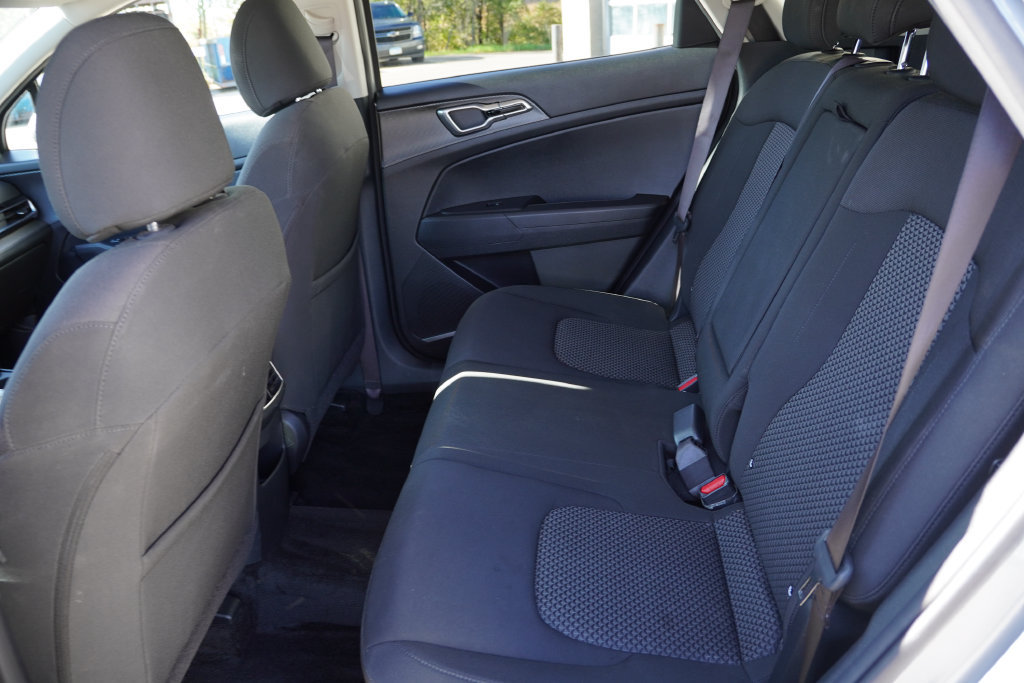 Certified 2024 Kia Sportage LX AWD/4WD image 17