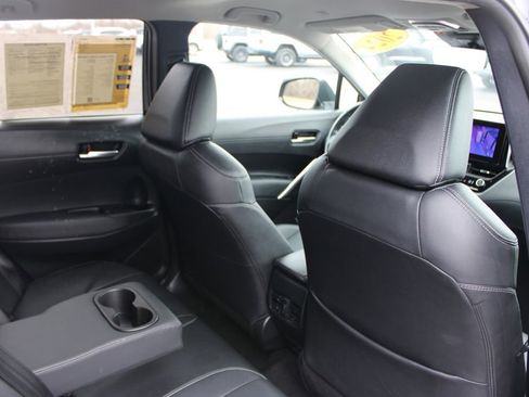 Used 2024 Toyota Corolla Cross XLE image 29