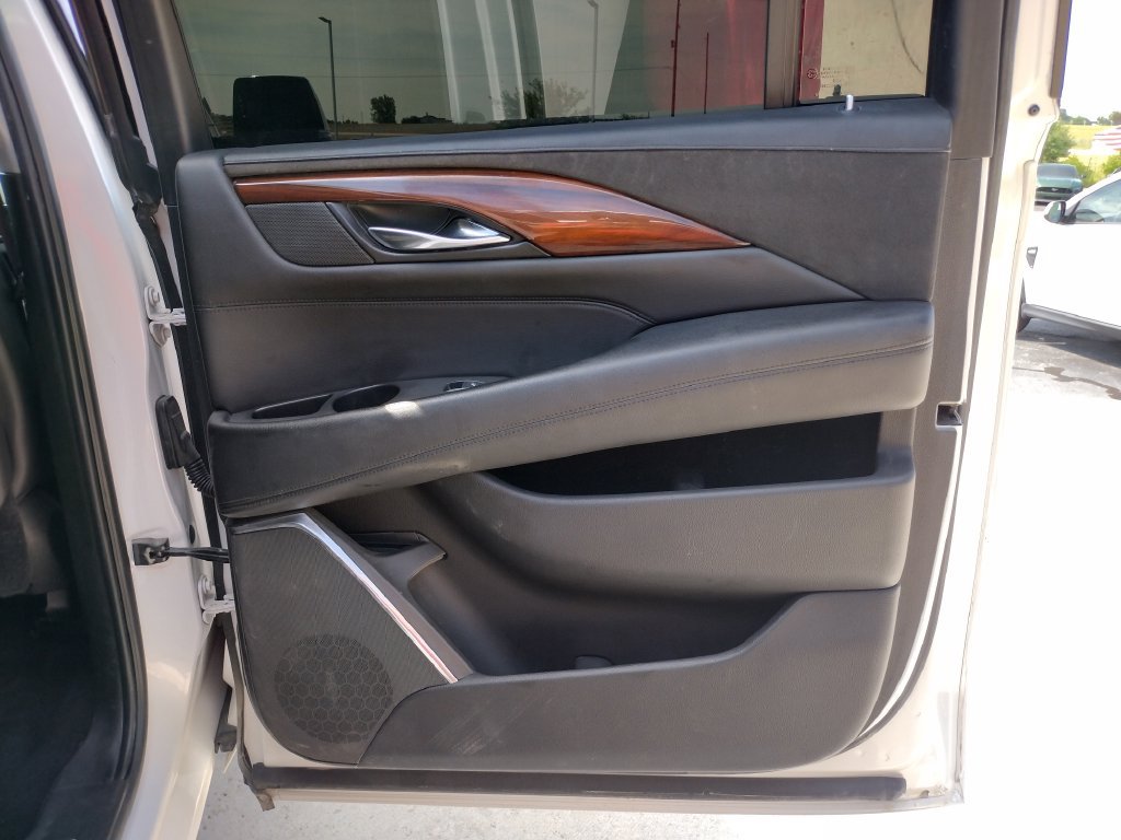 Used 2017 Cadillac Escalade ESV Premium Luxury AWD/4WD image 20