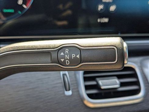 Used 2022 Mercedes-Benz GLS 450 4MATIC image 12