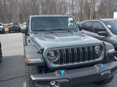 Used 2025 Jeep Wrangler Unlimited Rubicon 4xe image 2