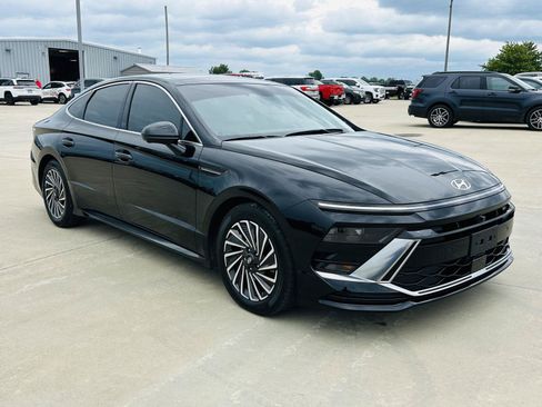 Used 2024 Hyundai Sonata Limited FWD image 2