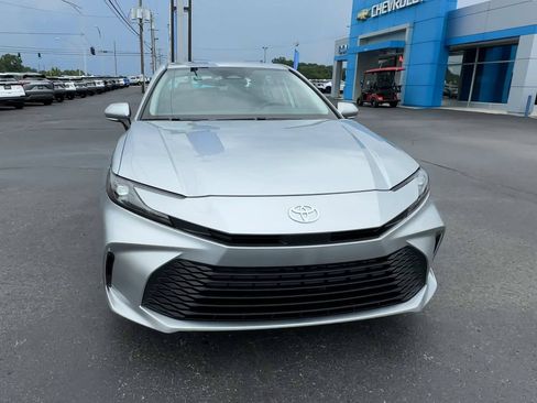 Used 2025 Toyota Camry LE FWD image 3