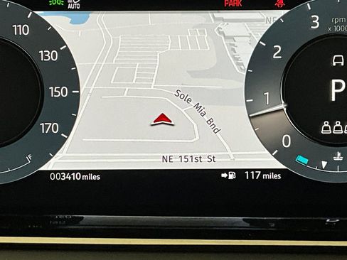 Used 2024 Land Rover Range Rover Evoque Dynamic SE image 17