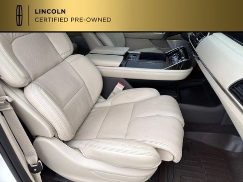 Certified 2021 Lincoln Navigator Reserve w/ Luxury Package AWD/4WD image 13
