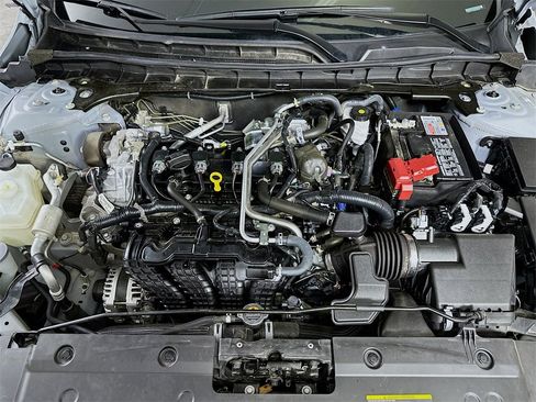 Used 2024 Nissan Altima 2.5 SR image 9