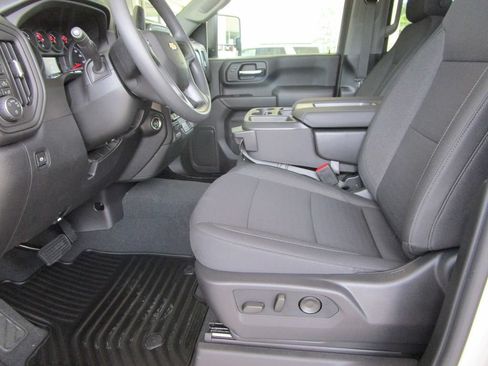 New 2026 Chevrolet Silverado 2500 Custom w/ Custom Value Package AWD/4WD image 32