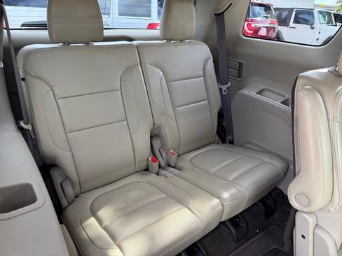 Used 2017 GMC Acadia Denali w/ Technology Package FWD image 18