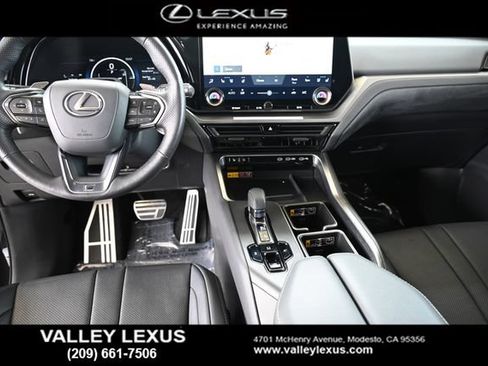 Used 2025 Lexus TX 500h AWD w/ Technology Package image 18