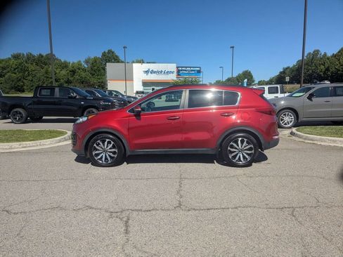Used 2019 Kia Sportage EX w/ EX Premium Package FWD image 2
