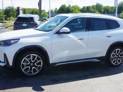 Used 2026 BMW X1 xDrive28i w/ Technology Package image 2