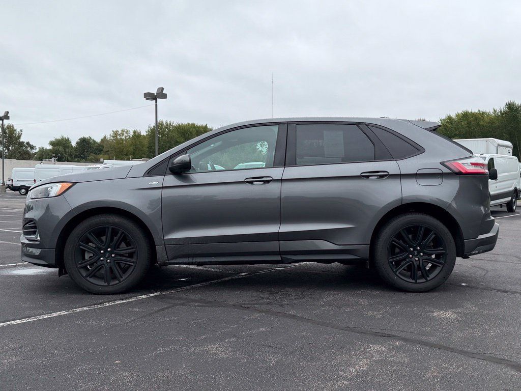 Used 2022 Ford Edge ST-Line w/ Class II Trailer Tow Package AWD/4WD image 5
