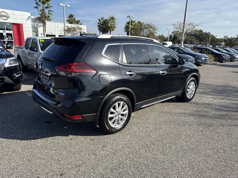 Certified 2019 Nissan Rogue SV image 4
