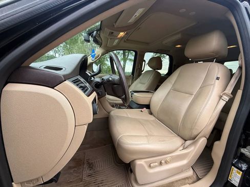 Used 2013 Cadillac Escalade Luxury RWD image 11