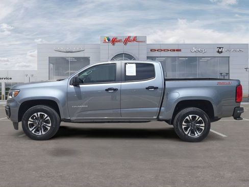 Used 2021 Chevrolet Colorado Z71 RWD image 2