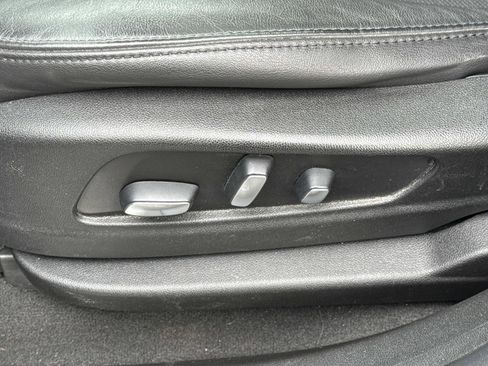 Used 2019 Cadillac XT5 Luxury image 22