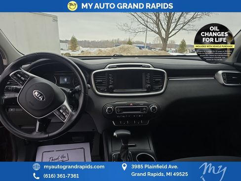Used 2019 Kia Sorento LX w/ LX Convenience Package image 12