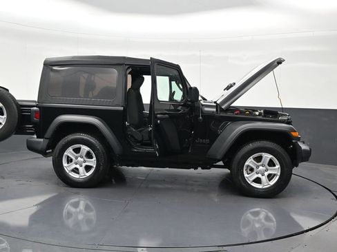 Used 2022 Jeep Wrangler Sport AWD/4WD image 32
