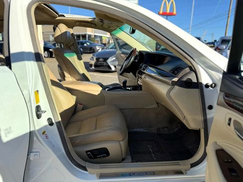 Used 2015 Lexus LS 460 w/ Comfort Package image 41