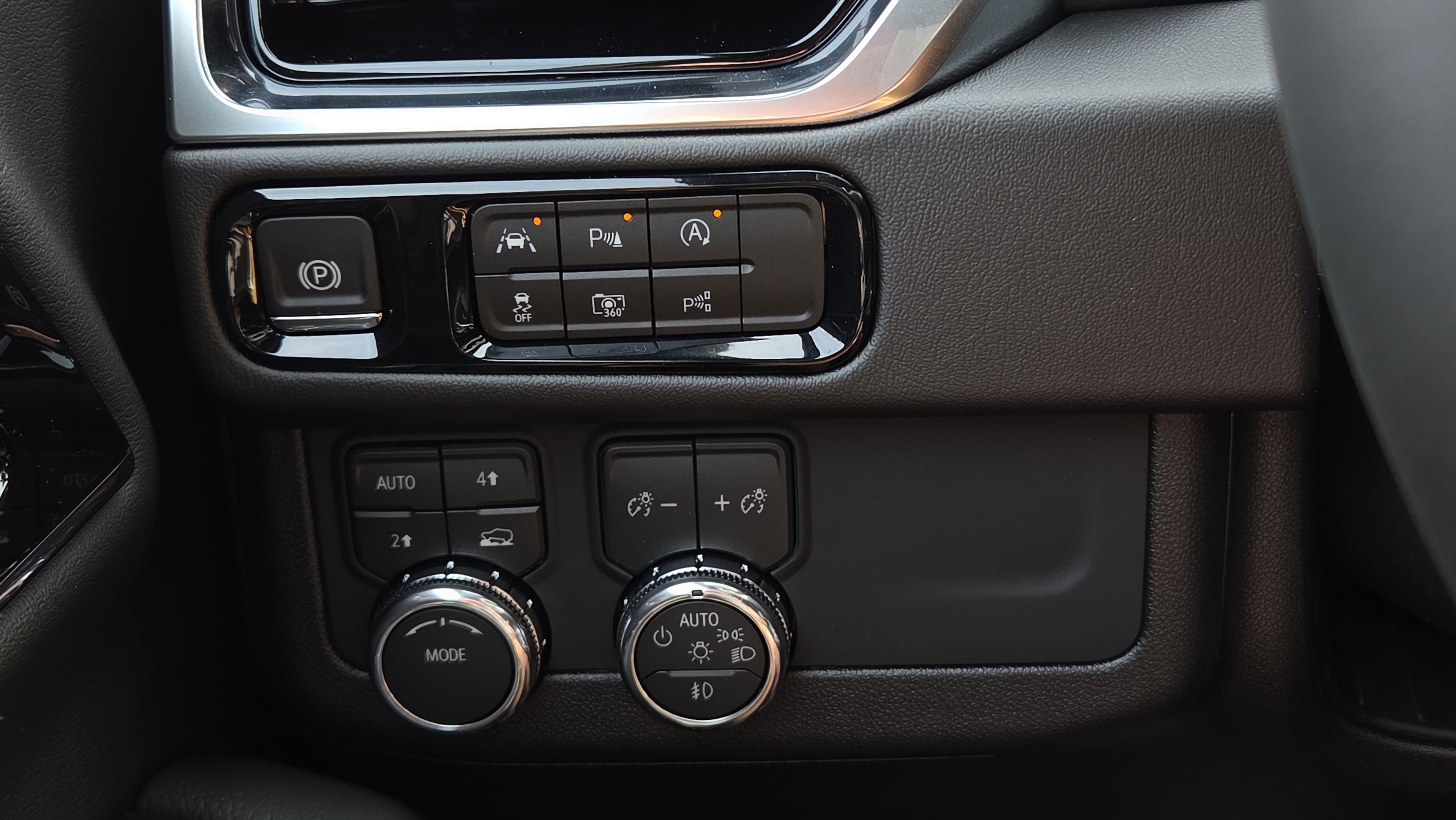 New 2026 GMC Yukon Denali AWD/4WD image 25