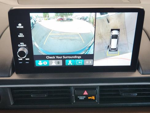 Used 2025 Honda Pilot Elite image 17