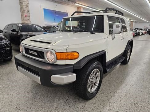 Used 2013 Toyota FJ Cruiser 4WD w/ Upgrade Pkg image 1