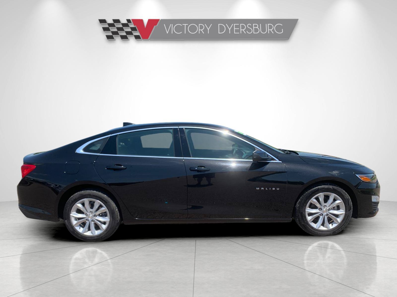 Used 2024 Chevrolet Malibu LT FWD image 3