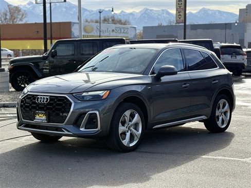 Used 2023 Audi Q5 2.0T Premium Plus w/ Premium Plus Package image 3