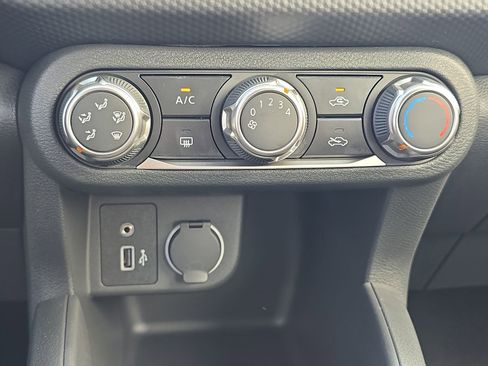 New 2025 Nissan Kicks Play S image 20