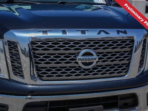 Used 2017 Nissan Titan SV RWD image 5