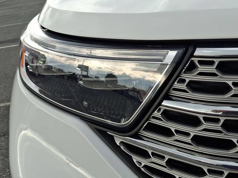 Certified 2023 Ford Explorer Limited AWD/4WD image 9