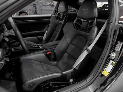 Used 2022 Porsche 911 GT3 image 6