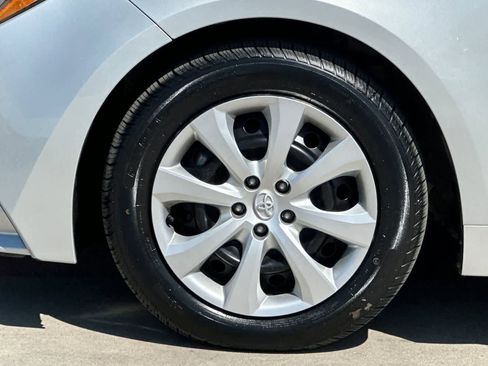 Used 2024 Toyota Corolla LE FWD image 33