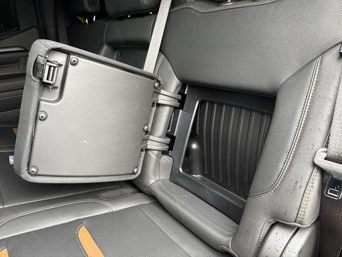 Used 2024 GMC Sierra 1500 AT4 w/ Technology Package image 24