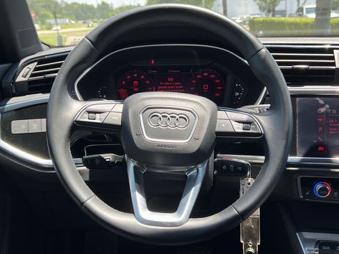 Used 2022 Audi Q3 2.0T Premium Plus AWD/4WD image 18