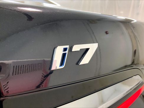 Used 2024 BMW i7 M70 AWD/4WD image 29