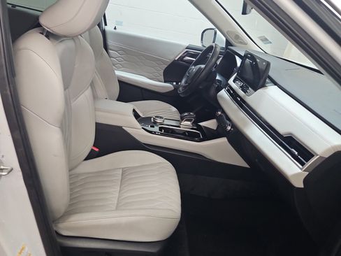 Used 2025 Mitsubishi Outlander SEL image 10